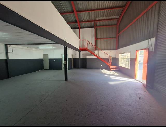 190M² FACTORY TO LET IN JET PARK